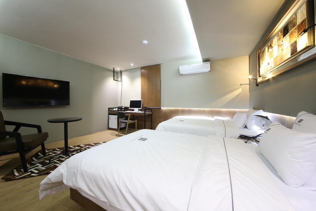 Avenue Hotel Jeonju Esterno foto