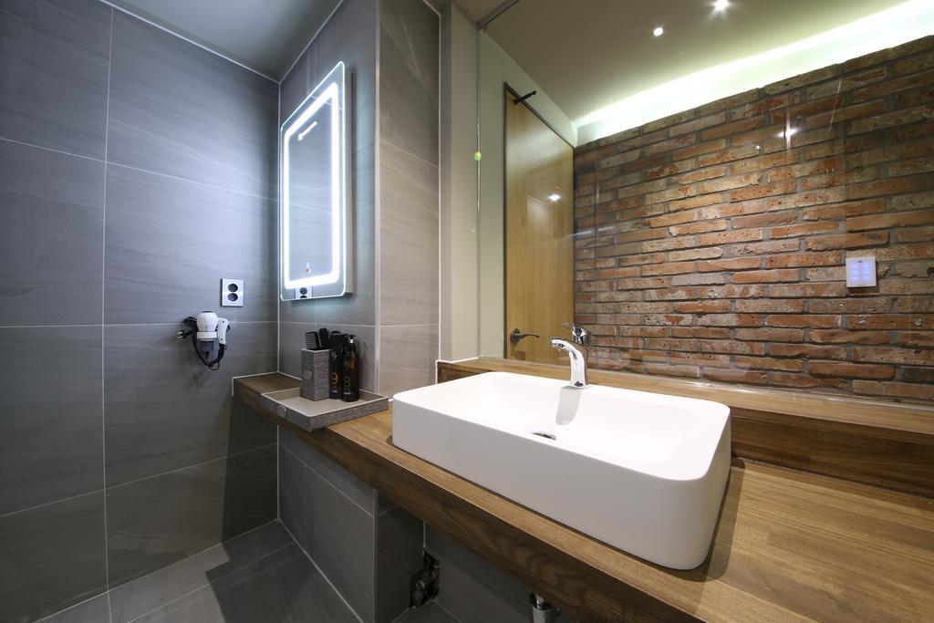 Avenue Hotel Jeonju Esterno foto