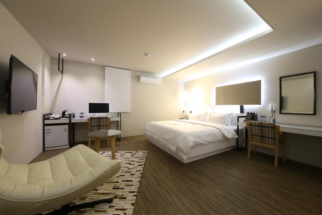 Avenue Hotel Jeonju Esterno foto