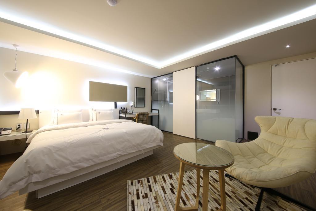 Avenue Hotel Jeonju Esterno foto